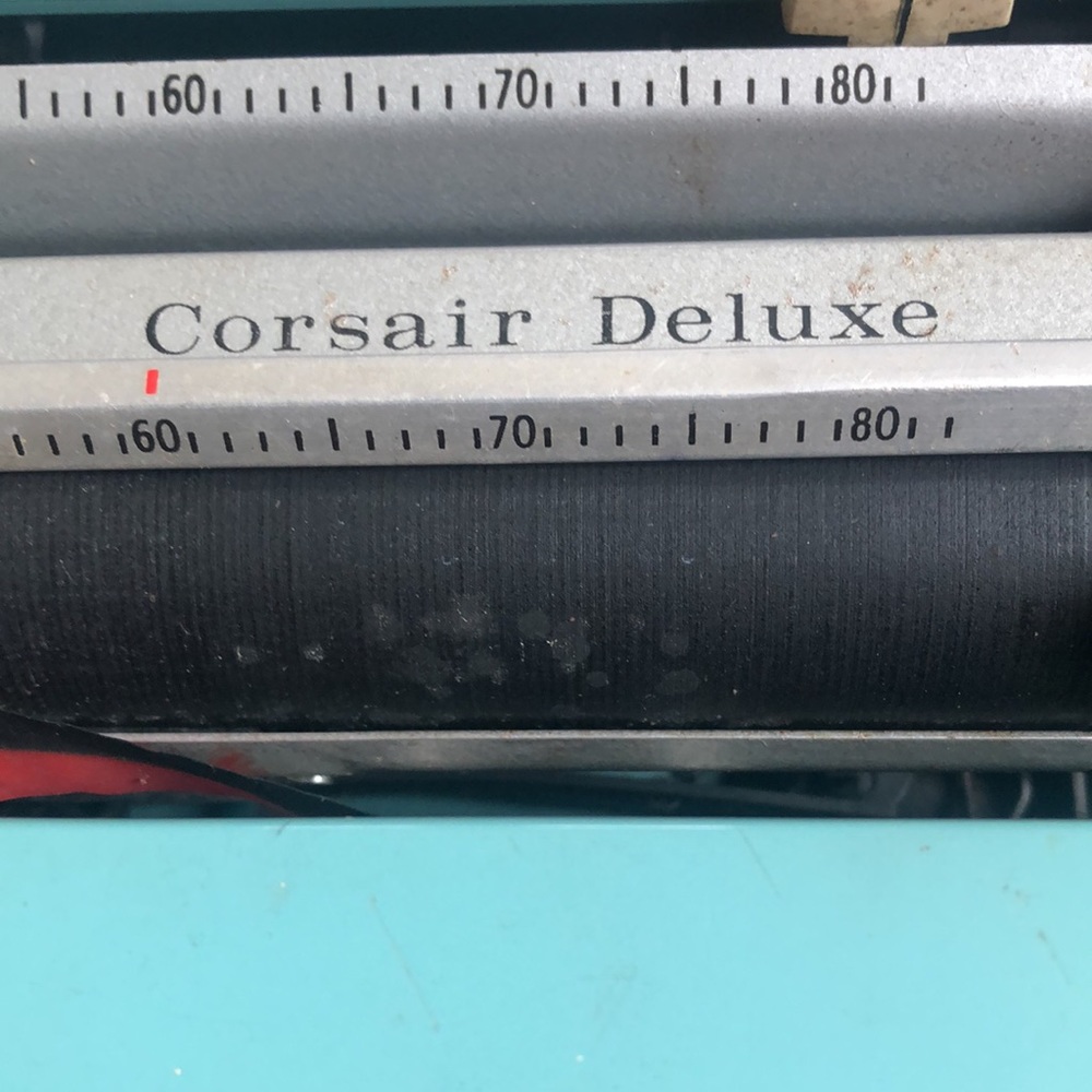 Vintage Smith-Corona Corsair Deluxe typewriter - Picture 11 of 16
